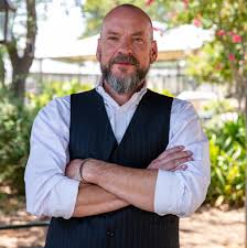 Contact Mike Starks RE/MAX Town and Country