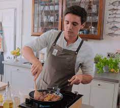 I use the sauce from whatever i'm cooking. 3 Authentic Spanish Tapas Recipes You Can Make At Home Driftwood Journals