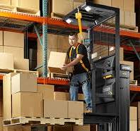 Order Picker Forklift | SP Stockpicker | Crown Equipment