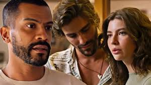 Cristiano finalmente deixa a cadeia, volta para o Brasil e beija Michele na  frente de Daniel