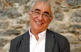 Babası ünlü sinema oyuncusu ali şen'dir. Sener Sen Kimdir Kac Yasinda Nereli Boyu Ve Kilosu Biliyo Org