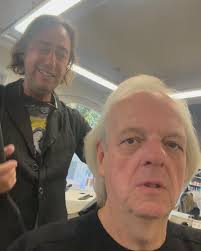 BEI SAMMLERS IM SALON, Heute...