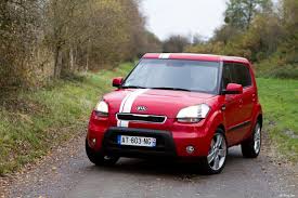 On fait le plein de restylages chez kia avec toutes les déclinaisons de la compacte cee'd, les picanto, rio… Essai Kia Soul Track Du Rouge Du Blanc Et Du Fun Le Blog De Viinz