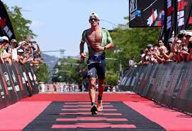 It wasn't that fast conditions today, that's the impressive part. Lionel Sanders Stellt Sich Dem Tri Battle Royal Mit Jan Frodeno Tri Mag De