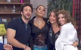 Y luego que andrea escalona tiene unas manotas… probablemente con la siguiente nota, muchos nos acusarán de ser ventaneando, cosa que es falsa. Galilea Montijo Y Andrea Escalona Asi Fue Su Regreso A Hoy