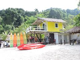 Ombak kapas island beach resort is an ideal choice for the people who want excitement and best serves at kapas island. Terengganu Pulau Kapas Review Ombak Kapas Resort Faraamusa Blogspot Com