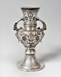 Vase En Cuivre Argente Christofle Cie 19th C En 2020 Cuivre Vase Art