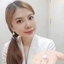 想要皮膚白皙，不一定只靠塗塗抹抹用吃的效果也很好喔👍 推薦【BHK's 奢光錠】就是個內行的選擇👉  https://bhks.cc/Q014DI1.html 因為它有這幾個厲害的特色＊