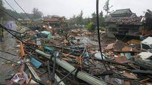 Pusat gempa terletak di kedalaman 110 kilometer. Dihantam Gempa 5 7 Sr Dan Topan Hagibis Begini Kondisi Jepang Terkini Tribun Lampung