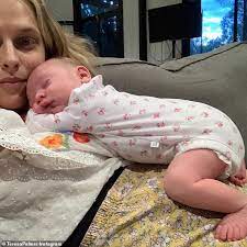 Teresa palmer is counting down the weeks until she gives birth to her fourth child. Teresa Palmer Shares Adorable Photo Of Her Newborn Daughter Poet Lake Daily Mail Online