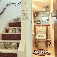トイレだっておしゃれ空間にしたい スカイブルーと板壁風の壁紙でカフェ風にdiy 壁紙やリメイクシートを壁に直接貼るのに抵抗がある そんな時に役立つ方法もご紹介中です プロフィールのリンク limiajp から instagram最新 bathroom decor gallery wall decor
