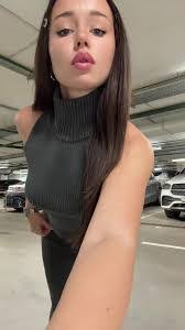 Nikki Humphries's Instagram, Twitter & Facebook