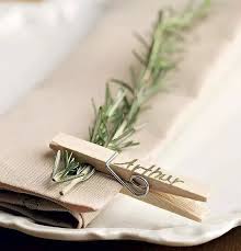 Eco Place Setting Ideas Its Useful Looks Lovely And They Can Take It Home With Fond Memories Marcador Creative Place Cards Wedding Place Cards Wedding Table