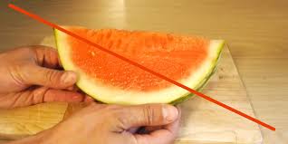 Fruktosearmes obst wie heidelbeeren, himbeeren, wassermelone oder papaya kann. Mit Diesem Lifehack Schneidest Du Wassermelonen Wie Ein Meister Wassermelone Ideen Wassermelone Melone Schneiden