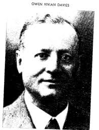 Merthyr born Hollywood actor receives honorary fellowship at Welsh  university**