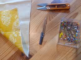 Maybe you would like to learn more about one of these? Comment Coudre Un Mouchoir En Tissu 5 Techniques Avec Et Sans Machine