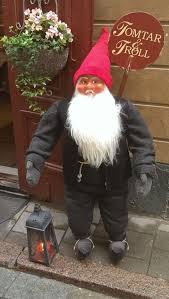 I sverige ingår lucia tillsammans med advent i förberedelserna till julfirandet.den svenska lucian är en blandning av både förkristna och kristna figurer och denna tradition har spridit sig till andra nordiska länder, och i viss mån också utanför norden. Home Stockholm Old Town Scandinavian Christmas Decorations Scandinavian Christmas