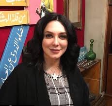 ذكر الفنان السوري وائل رمضان، أنه أخبر زوجته الممثلة سُلاف فواخرجي بأنه ينوي الزواج من امرأة أخرى بشكل سري. Ø³Ù„Ø§Ù ÙÙˆØ§Ø®Ø±Ø¬ÙŠ ØªØªØ¬ÙˆÙ„ Ù…Ø¹ Ø²ÙˆØ¬Ù‡Ø§ ÙˆØ´Ù‚ÙŠÙ‚Ù‡Ø§ ÙÙŠ Ø´ÙˆØ§Ø±Ø¹ Ø§Ù„Ø´Ø§Ù… ØµÙˆØ± Ù…Ø¬Ù„Ø© Ù‡ÙŠ