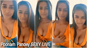 Poonam Pandey Sexy LIVE
