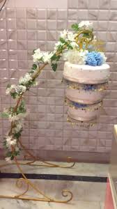 Gorgeous cake chandelier and the seller was super easy to work with to create exactly what i wanted and to make sure it worked with my cake size. Bake Me A Cake By Mona Lavika Chandelier Upside Down Cake Anti Gravity Facebook