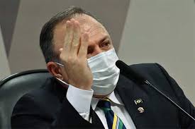 Pazuello volta a circular sem máscara. Pazuello Diz Que Pisou Em Mascara Ao Entrar Em Shopping De Manaus