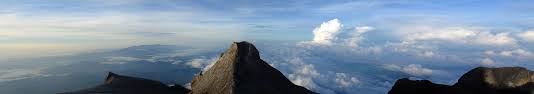 Kinabalu adalah gunung tertinggi keempat di kepulauan melayu. Gunung Kinabalu Wikiwand