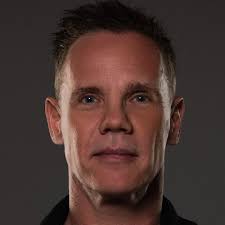 Shivani Murthy (@CatsnNoodles)