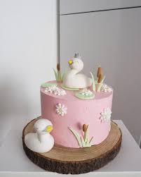 Dann werdet ihr diese kreativideen zum selbermachen lieben. Rosa Fondant Schwan Motivtorte Mit Buttercreme Cosyfoxes Family Food Lifestyle
