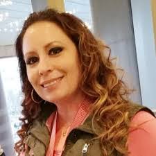 Effie Lange's Instagram, Twitter & Facebook