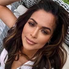 Happy Chill Sunday Fam! PEACE is a PRICELESS commodity! Find it and hold  onto it! Sending you LOVE and one of my favorite songs! ✌🏽❤️  #liveyourbestlife #cleanliving