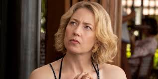 She's Not Being Upfront About How Her Life Is Really Going”: 'The White  Lotus' Leslie Bibb and Carrie Coon