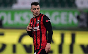 Umeo je srpski reprezentativac da zablista na nemačkim terenima i ranije, da daje i namešta golove u nizu, međutim, ovako kako igra s početak 2021. Zukunft Von Filip Kostic Weiter Offen