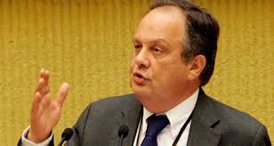 Journalistes, gare aux gifles du ministre portugais de la Culture