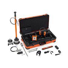The headphones and the carry rod which accepts multiple microphones. Aquaphon A 150 Sewerin
