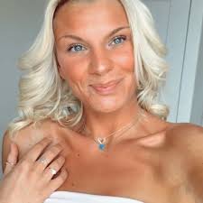 kaitlyn squires (@kaitlynlsquires)