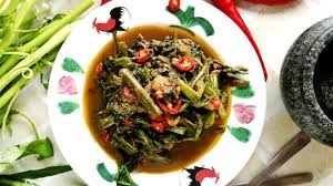 Memupuk bayam dan kangkung harus dilakukan dengan teknik tersendiri. Kangkung Recipe With Belacan How To Cook In Thirty Minutes