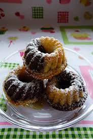 Die mini marmor gugl rund 18 minuten auf mittlerer schiene im backofen backen. Marmor Mini Guglhupf Die Kuchenzuckerschnecke