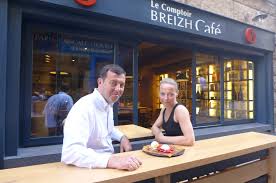Le Comptoir Breizh Cafe Creperie Saint Malo Bertrand Larcher A Encore Frappe Le Blog De Gilles Pudlowski Les Pieds Dans Le Plat