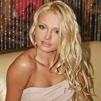 Lillian Lynch's Instagram, Twitter & Facebook