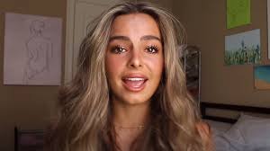 Addison rae (tiktok star) wiki, bio, age addison rea (born october 06, 2000) is a well known american tiktok star, youtuber and social. Addison Rae Under Fire For Racist Instagram Live Stream Dexerto
