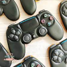Ps4 Controllers For Harrison S Birthday Coloured Elements Applied With My New Sweetsticksau Metallic Paint Ps4 Cake Ps4 Cookie Decorating