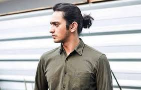 Rambut gondrong harus pake sampo yang lebih banyak dan lebih sering keramas. Tampilan Rambut Gondrong Khas Ala Mahasiswa Decode