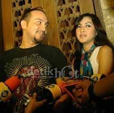 Bintang sinetron ftv ini tak lain adalah mantan istri sirajuddin mahmud yang kini menjadi suami zaskia gotik.dalam akun instagram, imel putri cahyati banyak mengunggah foto maupun video pribadinya. Gary Iskak Nikah Siri Karena Tak Ada Akta Cerai