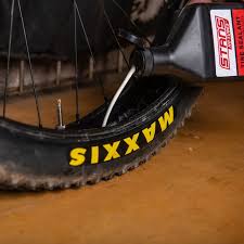 But the attributes that make it desirable also hold for gravel and cyclocross riding, and tubeless has even made inroads in performance road systems. Tubeless Tires Guide To Using Tubeless Bike Tires