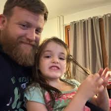 Just an fyi. How to tell dorsal fin breaking the surface of the water  belongs to shark or a dolphin Straight trailing edge of the shark fin Shark  Curved tralling edge ofthe