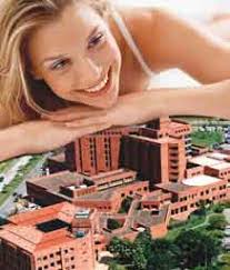 Melba y Camila: Gestación y lucha por sana supervivencia Una clínica al  servicio de las enfermedades digestivas Alta tecnolog