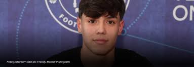 Freddy Bernal, la promesa del arco con raíces colombianas, firma su primer  contrato profesional con el Chelsea