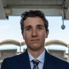 Déjà la fin d'une belle aventure… Après 6 mois en immersion dans l'univers  de l'Olympique Lyonnais, mon stage en tant qu'assistant chef de projet  événementiel s'achève. J'ai eu la chance de… |