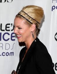 Keep the hair from falling into your eyes with a headband. 20 Pretty Hairstyles With Headbands