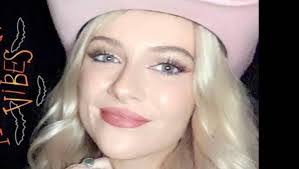 Janine Paddock's Instagram, Twitter & Facebook